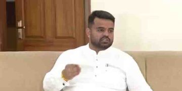 ലൈം​ഗിക പീഡന പരാതി; പ്രജ്വലിനും രേവണ്ണയ്ക്കും സമൻസ് അയച്ച് പ്രത്യേക അന്വേഷണ സംഘം