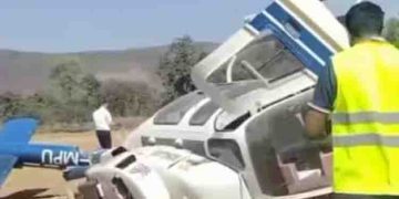 ലാൻഡിംഗിനിടെ ഹെലികോപ്ടർ തകർന്നുവീണു; തകർന്നത് ശിവസേന തെരഞ്ഞെടുപ്പ് പര്യടനത്തിന് എത്തിച്ച കോപ്റ്റർ