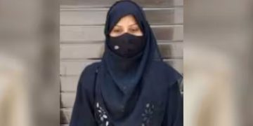 കൈ കാലുകൾ കെട്ടിയിട്ടു, സി​ഗരറ്റ് കൊണ്ട് ഭർത്താവിന്റെ നെഞ്ചിലും ശരീരത്തിലും പൊള്ളിച്ചു; ഭാര്യ അറസ്റ്റിൽ