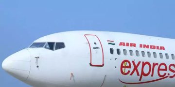 എയർ ഇന്ത്യ എക്സ്പ്രസ് സമരം അവസാനിപ്പിച്ച് യാത്ര തടസ്സം പരിഹരിക്കണം -റസാഖ് പാലേരി