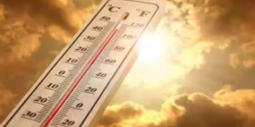 ഒരാഴ്ച പ്രശ്നം തന്നെ, താപനില 44 ഡിഗ്രി വരെയായി ഉയർന്നേക്കാം; ദില്ലിയിൽ റെഡ് അലർട്ട് പ്രഖ്യാപിച്ചു