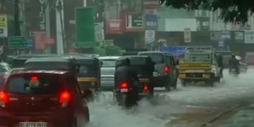 അതി തീവ്ര മഴ; സംസ്ഥാനത്ത് അഞ്ചു ജില്ലകളില്‍ റെഡ് അലര്‍ട്ട്