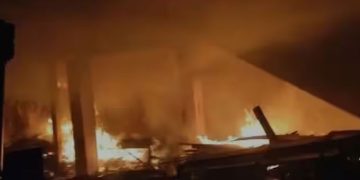 തൃശൂരിൽ ഫർണിച്ചർ നിർമ്മാണ യൂണിറ്റിന് തീ പിടിച്ചു; തീ നിയന്ത്രണ വിധേയമാക്കി ഫയർഫോഴ്സ്