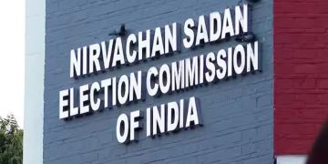 ‘രാജഭക്തിയുടെ മികച്ച ഉദാഹരണം’: പ്രധാനമന്ത്രിക്കെതിരെ നടപടിയില്ല, തെരഞ്ഞെടുപ്പ് കമ്മീഷനെതിരെ കോണ്‍ഗ്രസ്