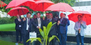 അന്റാർട്ടിക് ട്രീറ്റി കൺസൾട്ടേറ്റീവ് ഉച്ചകോടിയുടെ ഓർമക്കായി പ്രതിനിധികൾ കൊച്ചി ​ഗ്രാന്റ് ഹയാത്തിൽ തെങ്ങിൻ തൈയ്കൾ നട്ടു