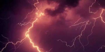 കോഴിക്കോട് സൗത്ത് ബീച്ചിൽ ഏഴുപേർക്ക് ഇടിമിന്നലേറ്റ് പരിക്ക്