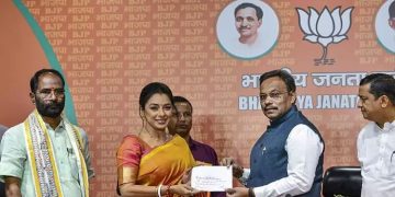 “മോദിയുടെ വികസന പാത പിന്തുടരാൻ ആ​ഗ്രഹം”; നടി രൂപാലി ​ഗാം​ഗുലി ബി.ജെ.പിയിൽ