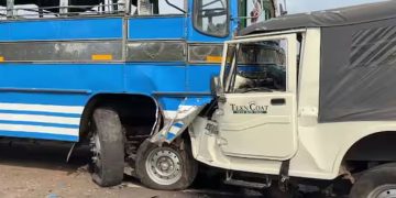 തൃശൂരില്‍ സ്വകാര്യ ബസിലേക്ക് ജീപ്പ് ഇടിച്ചുകയറി; രണ്ടു പേര്‍ക്ക് ദാരുണാന്ത്യം, 5 പേര്‍ക്ക് പരിക്ക്