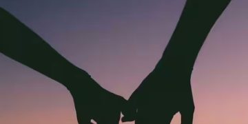 അർധരാത്രി കാമുകിയെ കാണാനെത്തിയ യുവാവിന്റെ മേൽ പിതാവ് തിളച്ച വെള്ളമൊഴിച്ചു; 20കാരന് ​ഗുരുതര പരിക്ക്