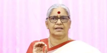 ദൈവം തന്നെ ഭൂമിയിലേക്ക് അയച്ചതാണ് എന്ന് പറയുന്ന പ്രധാനമന്ത്രി ആൾദൈവം -ആനി രാജ