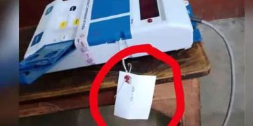 പശ്ചിമ ബംഗാളിലെ ഇലക്ട്രോണിക് വോട്ടിങ് മെഷീനുകളിൽ ബി.ജെ.പിയുടെ ടാഗ്; പരാതി നൽകി തൃണമൂൽ കോൺഗ്രസ്