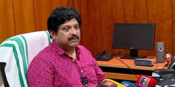 മോട്ടോർ വാഹന വകുപ്പും മന്ത്രിയും അയഞ്ഞു, പരിഷ്കരണത്തിൽ വിട്ടുവീഴ്ച; ഡ്രൈവിങ് സ്കൂൾ സമരം പിൻവലിച്ചു