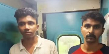 റെയിൽവേ ടി.ടി.ഇമാർക്ക് നേരെ വീണ്ടും ആക്രമണം; രണ്ടുപേർ പിടിയിൽ, കഞ്ചാവും കണ്ടെത്തി