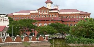 കണ്ണൂർ സർവകലാശാലയിൽ നാല് വർഷ ഗവേഷണ ബിരുദ കോഴ്‌സ് നടപ്പിലാക്കുന്നത് യുജിസി ചട്ടം പാലിക്കാതെ