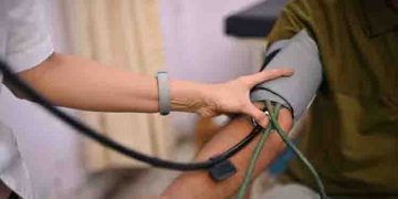 ഹൈപ്പർടെൻഷൻ സാധ്യത കുറയ്ക്കാൻ സഹായിക്കുന്ന അഞ്ച് ജീവിതശൈലി മാറ്റങ്ങൾ