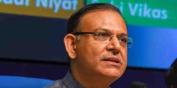 ‘പ്രചാരണത്തില്‍ നിന്ന് വിട്ടുനിന്നു, വോട്ട് ചെയ്‌തില്ല’; മുന്‍ കേന്ദ്രമന്ത്രിക്ക് നോട്ടീസ് അയച്ച് ബിജെപി