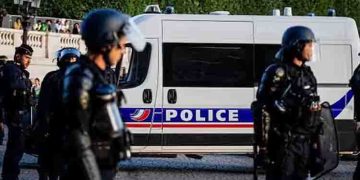 ഫ്രാൻസിലെ ജൂത ദേവാലയത്തിലേക്ക് പെട്രോൾ ബോംബെറിഞ്ഞ് അക്രമി, വെടിവച്ച് വീഴ്ത്തി പൊലീസ്