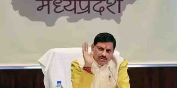 മുറിക്കാനൊരുങ്ങുന്നത് 29000 മരങ്ങൾ, ഭോപ്പാലിൽ വൻ പ്രതിഷേധം, പ്രതിരോധത്തിൽ ബിജെപി സർക്കാർ