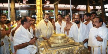 ഗുരുവായൂരപ്പനെ തൊഴുത് കദളിപ്പഴം സമര്‍പ്പിച്ച് കേന്ദ്രമന്ത്രി സുരേഷ് ഗോപി