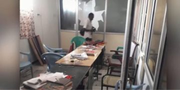 മിശ്രവിവാഹം നടത്തി ; സിപിഎം ഓഫീസ് അടിച്ചുതകര്‍ത്തു