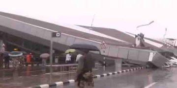 മേൽക്കൂര തകർന്ന് അപകടം; ദില്ലി വിമാനത്താവളത്തിലെ ഒന്നാം ടെർമിനലിന്‍റെ പ്രവർത്തനം നിർത്തിവെച്ചു