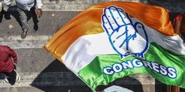 ടി.വിയിൽ തെരഞ്ഞെടുപ്പ് ഫലം കണ്ടിരിക്കാതെ പാർട്ടി ആസ്ഥാനങ്ങളിലെത്താൻ പ്രവർത്തകർക്ക് കോൺഗ്രസ് നിർദേശം