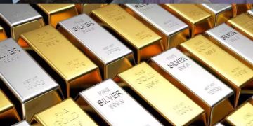 ഇന്ത്യയിൽ വെള്ളിക്ക് വില ഇത്ര കൂടുന്നത് എന്തുകൊണ്ട്; ഉപഭോക്താക്കൾ അറിഞ്ഞിരിക്കേണ്ടത്