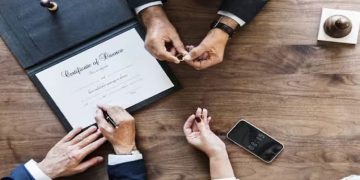 8,333 കോടി, വിവാഹമോചനക്കേസിൽ വ്യവസായി മുൻഭാര്യയ്‍ക്ക് നൽകേണ്ട തുക