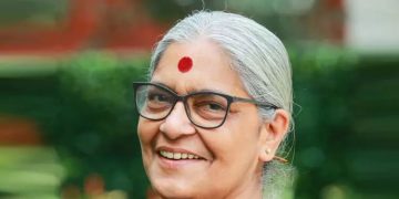 രാഹുൽ ഗാന്ധി വയനാട്ടുകാരെ വഞ്ചിച്ചു, റായ്‌ബറേലിയിൽ മത്സരിക്കുമെന്ന് പറയാതിരുന്നത് തെറ്റ്: ആനി രാജ