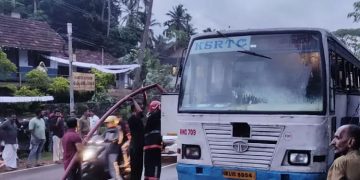 ഓടുന്ന കെ.എസ്.ആർ.ടി.സി ബസിൽനിന്ന് പുകയുയർന്നത് പരിഭ്രാന്തി പരത്തി