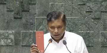 ന്യൂനപക്ഷങ്ങൾക്കും ദലിതുകൾക്കും ആദിവാസികൾക്കുമെതിരായ അതിക്രമങ്ങൾക്കെതിരെ മുദ്രാവാക്യവുമായി ശശികാന്ത് സെന്തിൽ