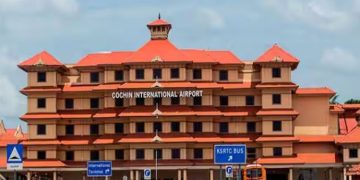 ക്വാലാലംപൂരിൽ നിന്നും ഷാർജയിൽ നിന്നും എത്തിയ 2 പേർ, നെടുമ്പാശ്ശേരി വഴിയെത്തിച്ചത് ഒന്നരകിലോ സ്വർണ്ണം, അറസ്റ്റ്