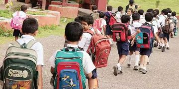 കനത്ത മഴ തുടരുന്നു, 4 താലൂക്കുകളിലെ എല്ലാ വിദ്യാഭ്യാസ സ്ഥാപനങ്ങൾക്കും അവധി പ്രഖ്യാപിച്ച് ആലപ്പുഴ കളക്ടർ