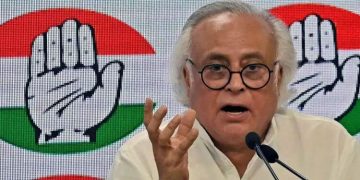 ഫലം അപ്ഡേറ്റ് ചെയ്യാൻ വൈകുന്നു; ആരുടെ നിർദേശ പ്രകാരമെന്ന് തെരഞ്ഞെടുപ്പ് കമീഷനോട് ജയറാം രമേശ്