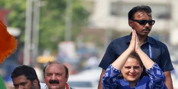 ​’താങ്കൾ വിജയിക്കുമെന്ന് എനിക്കുറപ്പായിരുന്നു…’-അമേത്തിയിൽ സ്മൃതിയെ തളച്ച കിഷോരി ലാലിന് ഹൃദയത്തിൽ തൊടുന്ന കുറിപ്പുമായി പ്രിയങ്ക ഗാന്ധി