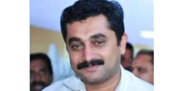 റോഡ് മുറിച്ചുകടക്കുകയായിരുന്ന ആളിനെ തട്ടി ബൈക്കിന് നിയന്ത്രണം നഷ്ടമായി; തലയ്ക്ക് പരിക്കേറ്റ യുവാവ് മരിച്ചു