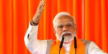 പ്രധാനമന്ത്രി നരേന്ദ്ര മോദി രാഷ്ട്രപതിക്ക് രാജിക്കത്ത് നൽകി; കാവൽ മന്ത്രിസഭ തുടരാൻ രാഷ്ട്രപതി നിര്‍ദ്ദേശം നൽകി