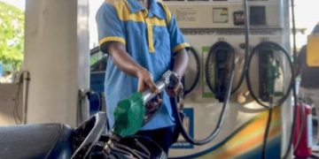 കർണാടകയിൽ ഇന്ധന വില കൂട്ടി