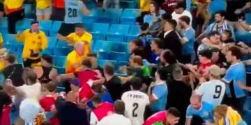 കോപ്പയിൽ കൂട്ടത്തല്ല്; കൊളംബിയന്‍ ആരാധകരെ ഗ്യാലറിയില്‍ കയറി തല്ലി യുറുഗ്വേന്‍ താരങ്ങള്‍