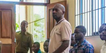 ‘ലോകാവസാനം വരുന്നു, യേശുവിനെ കാണിക്കാം’, 400ലേറെ അനുയായികളെ കൂട്ടക്കൊല ചെയ്ത പാസ്റ്ററിനെതിരെ വിചാരണ തുടങ്ങി