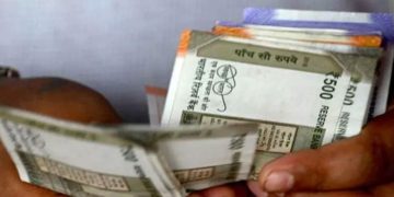 കുടുംബസ്വത്ത് വീതം വെക്കാൻ കൈക്കൂലി; കൊണ്ടോട്ടി സബ് രജിസ്ട്രാർ ഓഫീസറും ഏജന്‍റും പിടിയിൽ