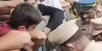 മഴുവന്നൂർ സെന്‍റ് തോമസ് പള്ളിയിൽ കോടതി വിധി നടപ്പാക്കാനുള്ള ശ്രമം പൊലീസ് ഉപേക്ഷിച്ചു