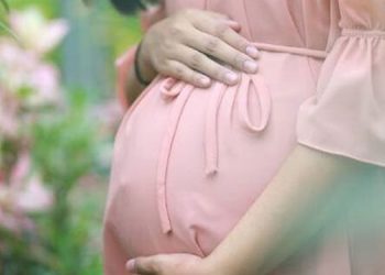 യുവതികളെ ഗർഭിണികളാക്കാൻ പുരുഷന്മാരെ ആവശ്യമുണ്ട്, പരസ്യത്തിൽ പലരും വീണു, യുവാക്കൾ അറസ്റ്റിൽ