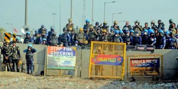 ശംഭു അതിർത്തിയിലെ ബാരിക്കേഡുകൾ ഏഴ് ദിവസത്തിനകം മാറ്റണം; നിർദേശവുമായി ഹൈകോടതി