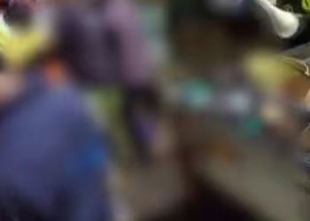 വയനാട്ടിൽ മീൻ വിലകുറച്ച് വിറ്റതിന് ആൾക്കൂട്ട മർദ്ദനം; ദൃശ്യങ്ങൾ പുറത്ത്, കേസെടുക്കുമെന്ന് പൊലീസ്