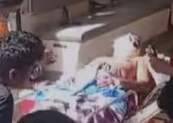 ഭർത്താവിനെ വെട്ടിയ ശേഷം ഭാര്യ കുളത്തിൽ ചാടി; അഗ്നിശമനസേന രക്ഷിച്ചു