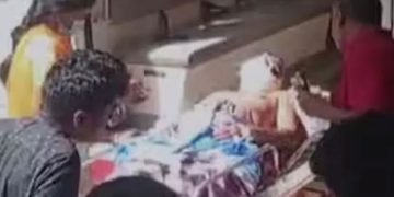 ഭർത്താവിനെ വെട്ടിയ ശേഷം ഭാര്യ കുളത്തിൽ ചാടി; അഗ്നിശമനസേന രക്ഷിച്ചു