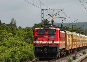 കൊങ്കൺപാതയിലെ വെള്ളക്കെട്ട് പരിഹരിച്ചു; ട്രെയിനുകൾ വൈകി ഓടുന്നു