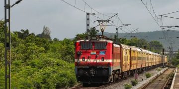 കൊങ്കൺപാതയിലെ വെള്ളക്കെട്ട്‌ പരിഹരിച്ചു; ട്രെയിനുകൾ വൈകി ഓടുന്നു