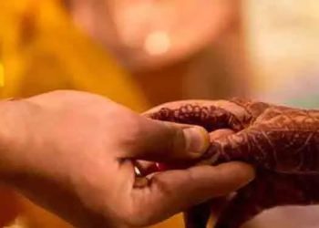 കേന്ദ്ര സർക്കാർ പദ്ധതിയിൽ നിന്നും പണം വാങ്ങി കാമുകന്മാർക്കൊപ്പം ഒളിച്ചോടി വിവാഹിതരായ സ്ത്രീകൾ; പരാതിയുമായി ഭർത്താക്കന്മാർ